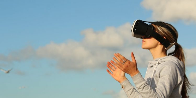 Virtual Reality in Cinema: The Future of Film Experience?