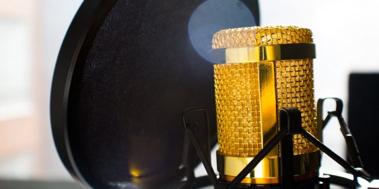 The Evolution of Music Distribution: From Vinyl to Streaming