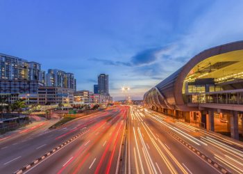 The Expat Dilemma: To Stay or Return Home?